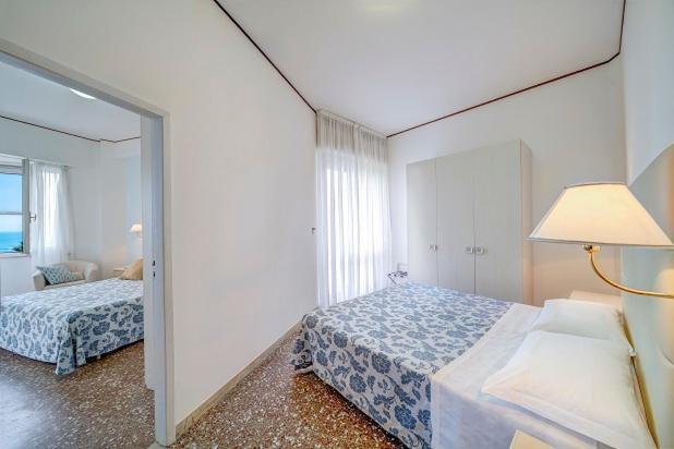 Hotel Carlton Beach Ріміні Екстер'єр фото
