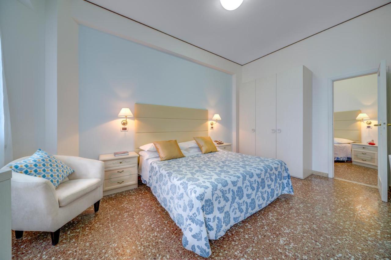 Hotel Carlton Beach Ріміні Екстер'єр фото