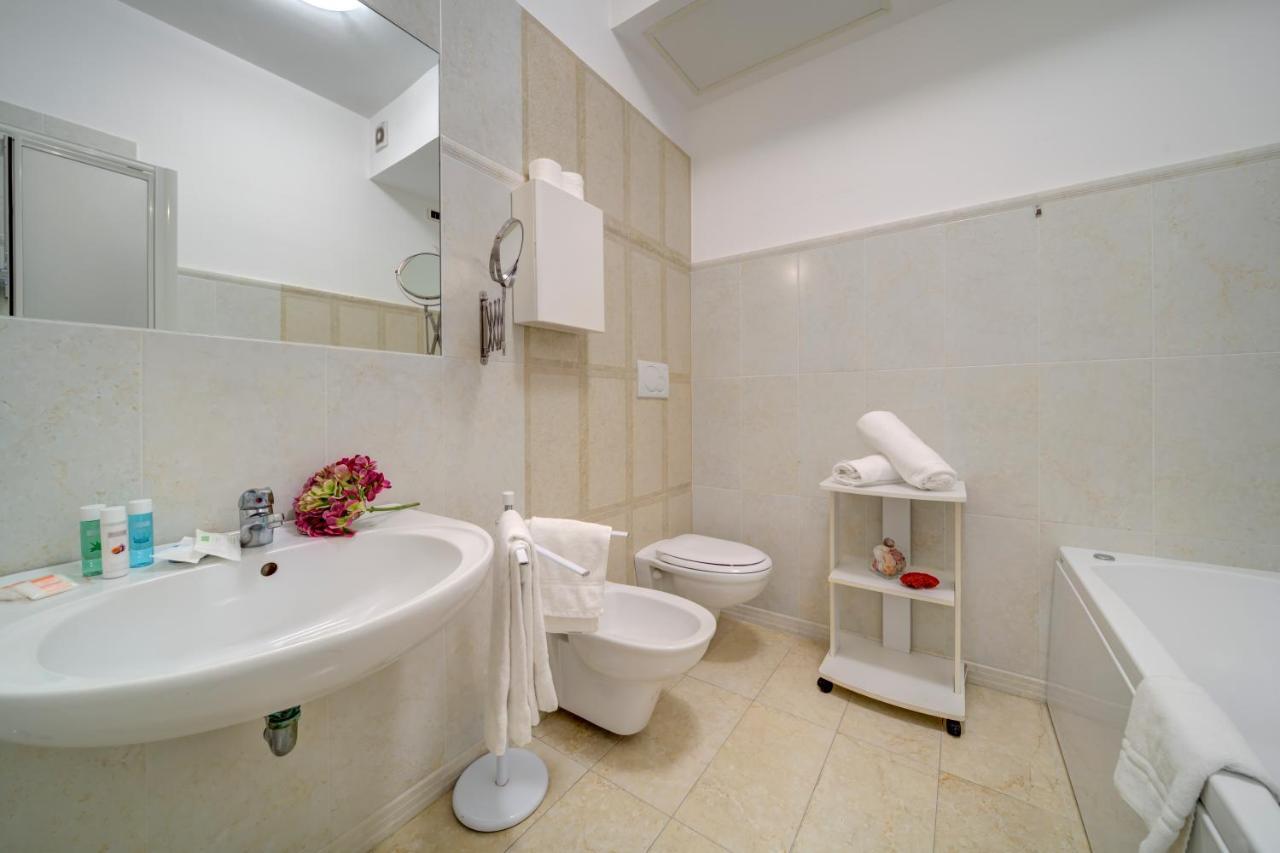 Hotel Carlton Beach Ріміні Екстер'єр фото