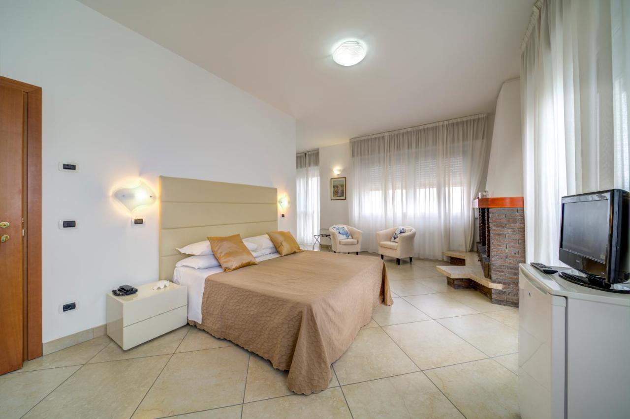 Hotel Carlton Beach Ріміні Екстер'єр фото