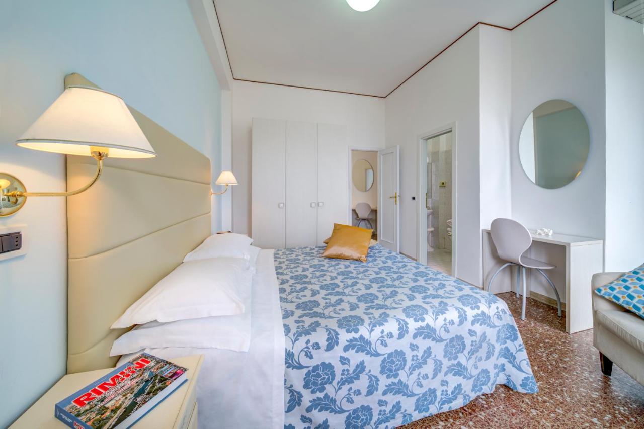Hotel Carlton Beach Ріміні Екстер'єр фото