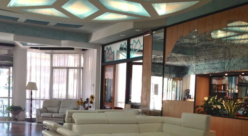 Hotel Carlton Beach Ріміні Екстер'єр фото